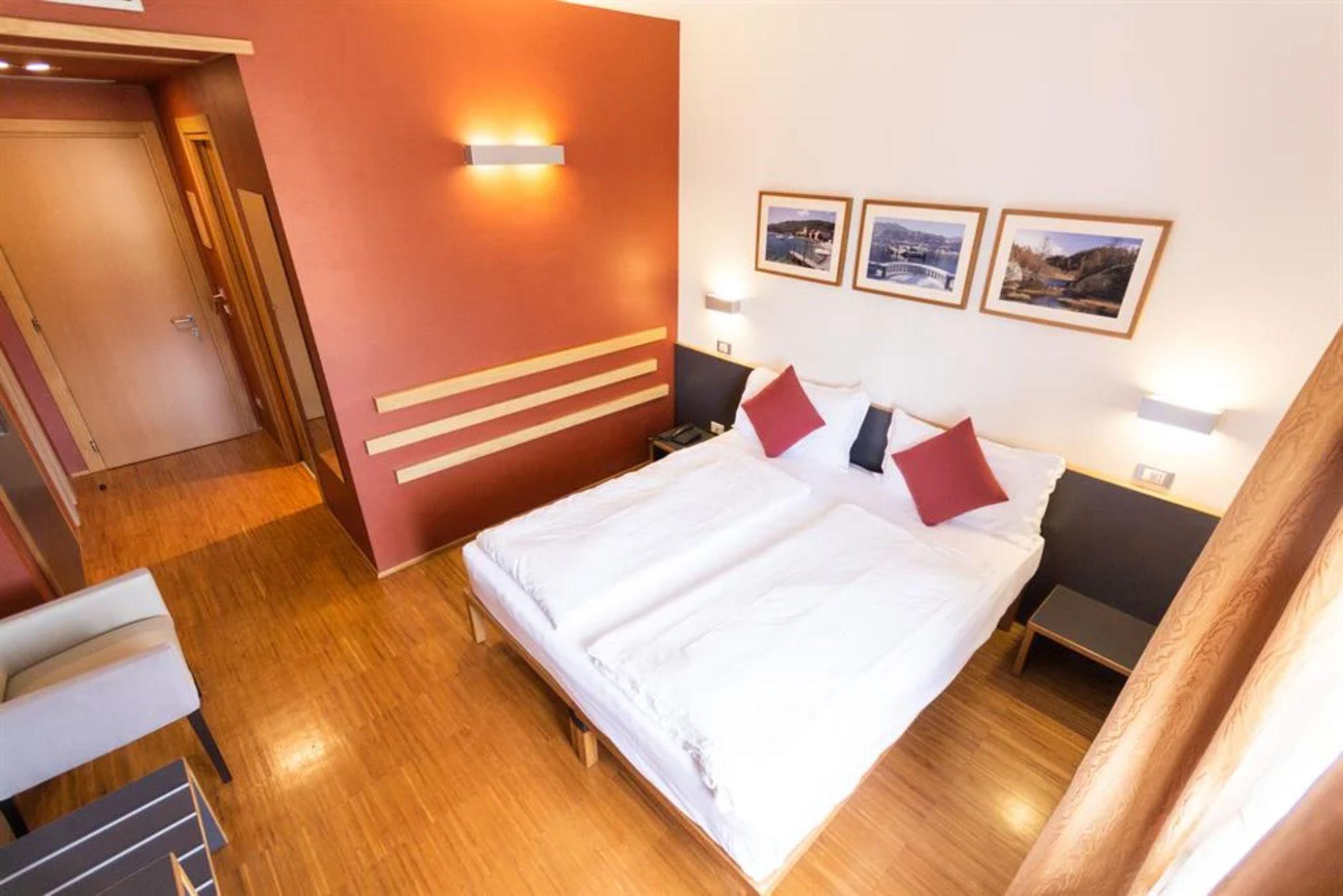 Hotel Cortese Armeno ภายนอก รูปภาพ