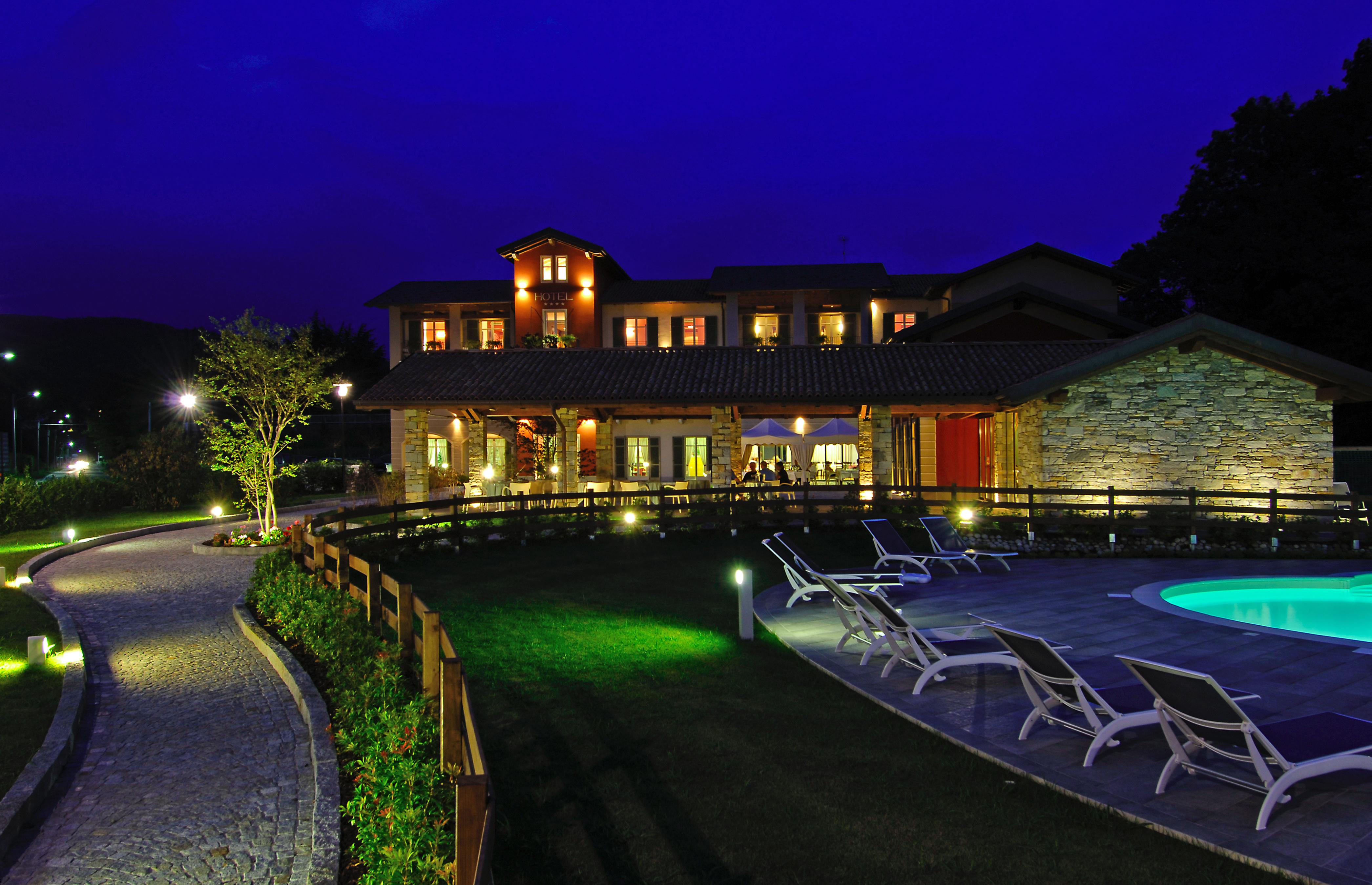 Hotel Cortese Armeno ภายนอก รูปภาพ