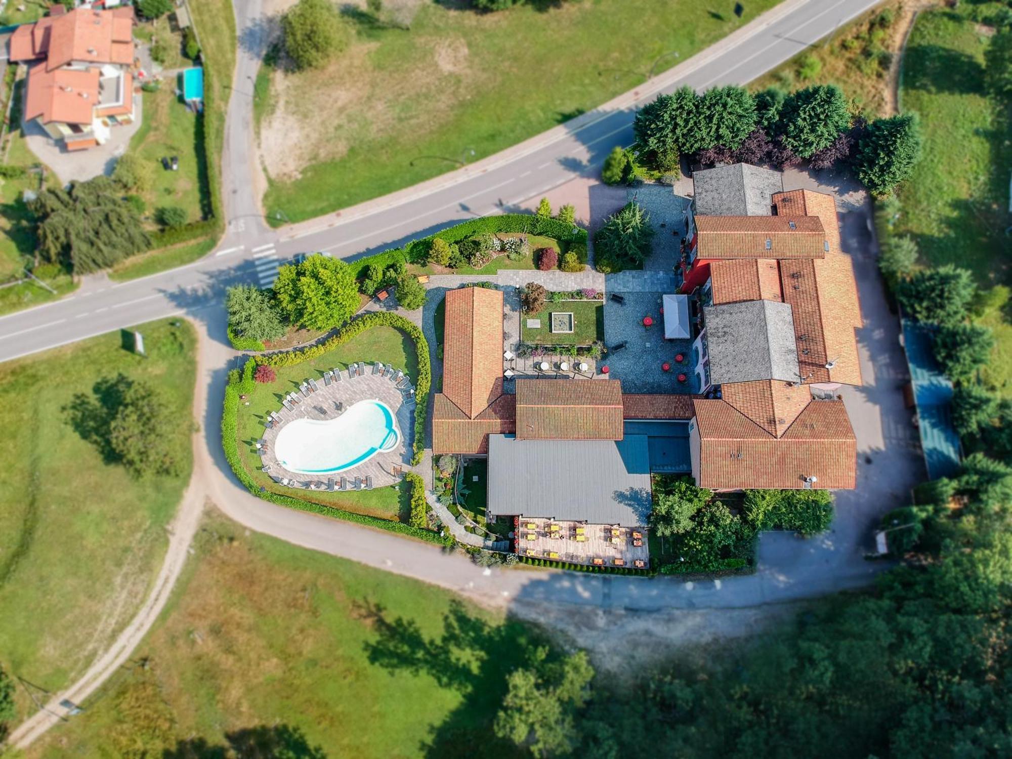 Hotel Cortese Armeno ภายนอก รูปภาพ