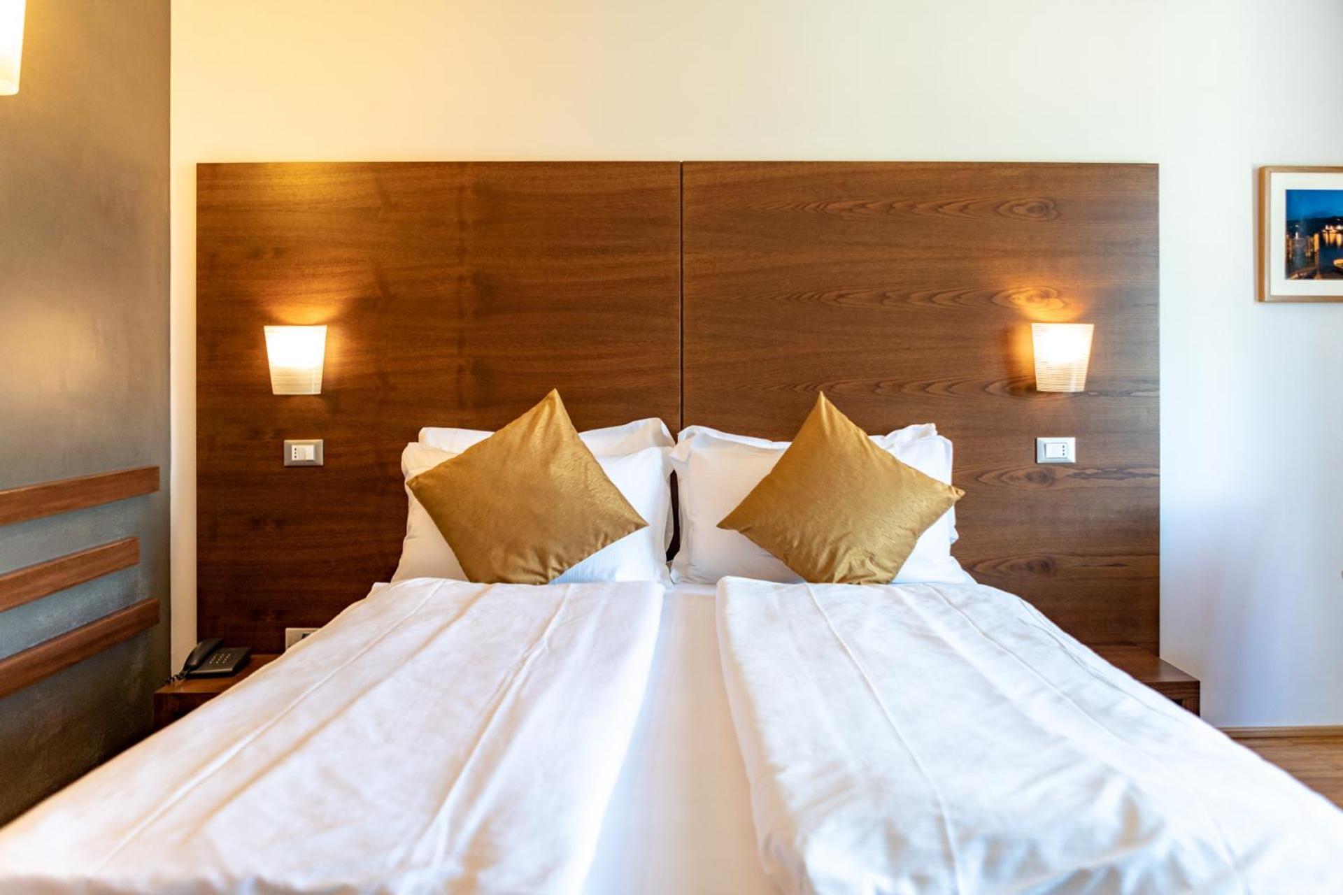 Hotel Cortese Armeno ภายนอก รูปภาพ