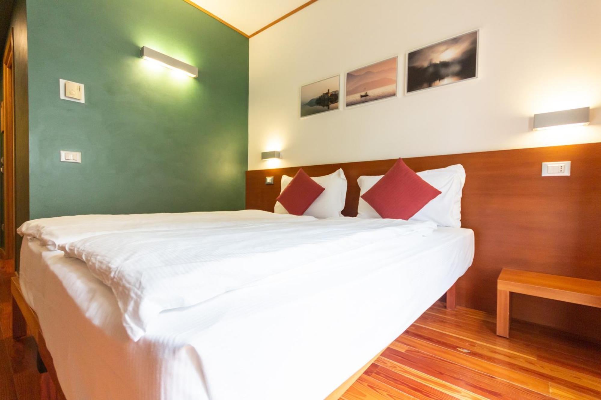Hotel Cortese Armeno ภายนอก รูปภาพ