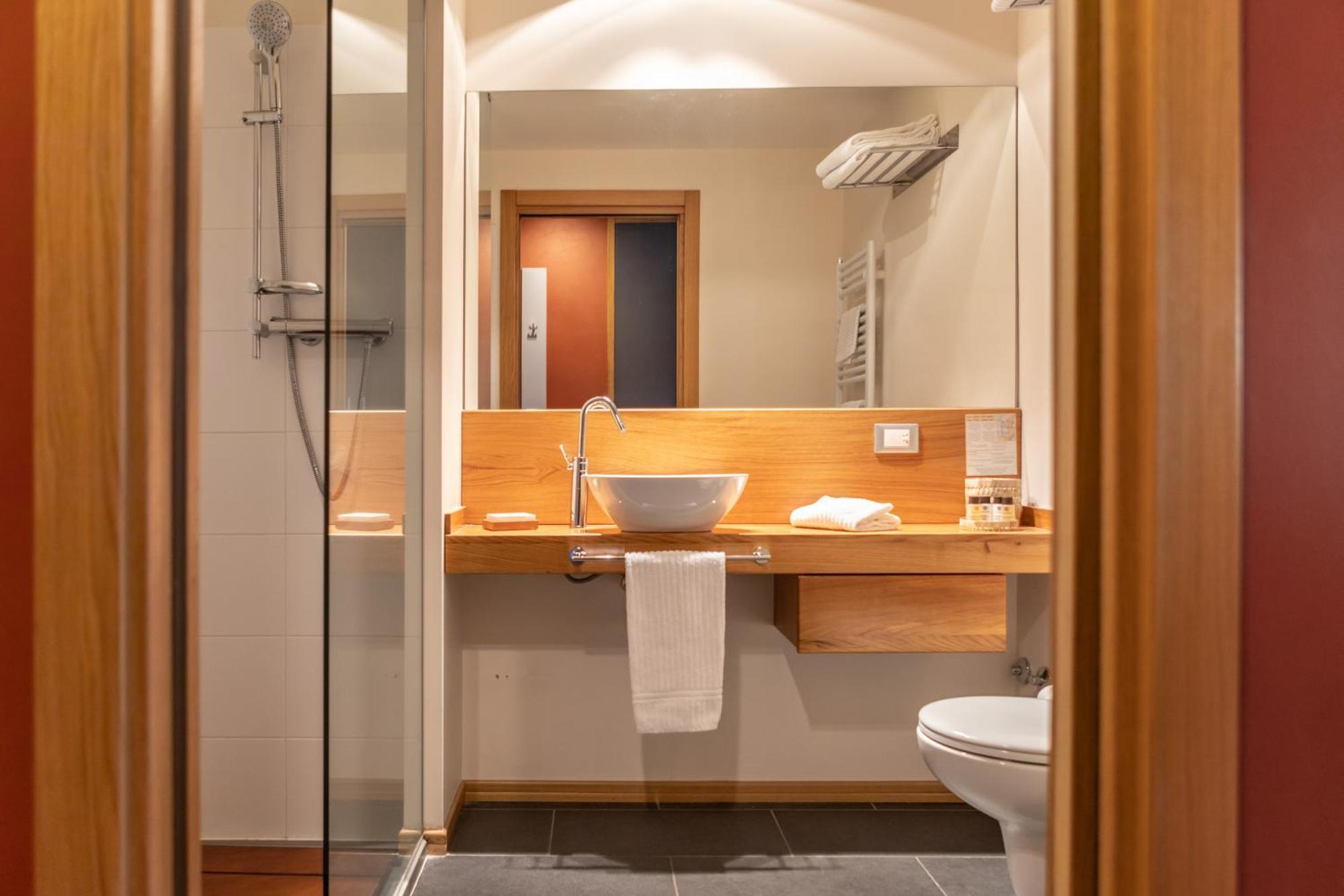 Hotel Cortese Armeno ภายนอก รูปภาพ
