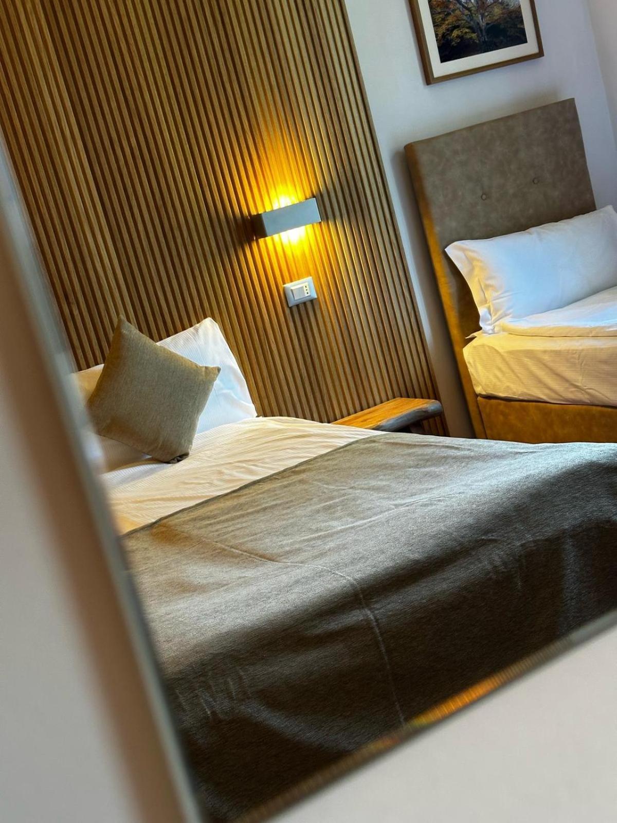 Hotel Cortese Armeno ภายนอก รูปภาพ